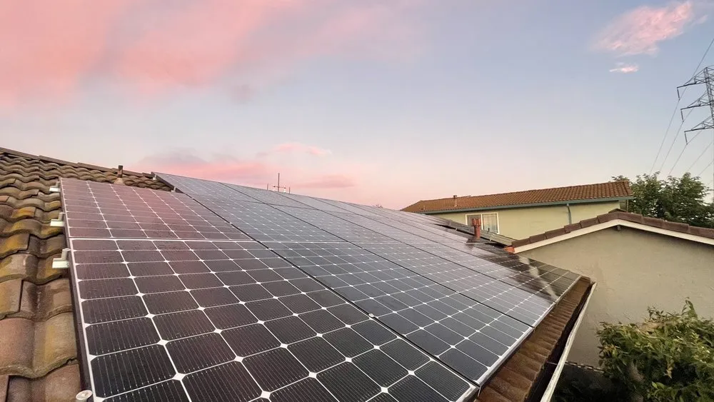 Slide of TN Electrical & Solar Services