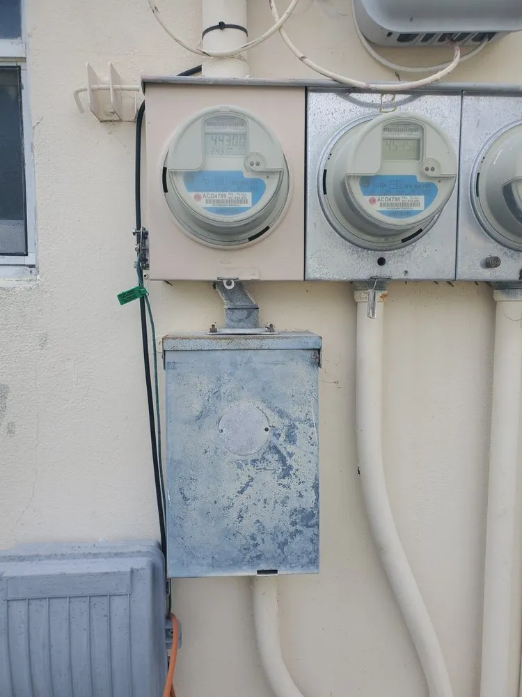 Affordable circuit breaker repair in Port St Lucie, FL by TNA Electric