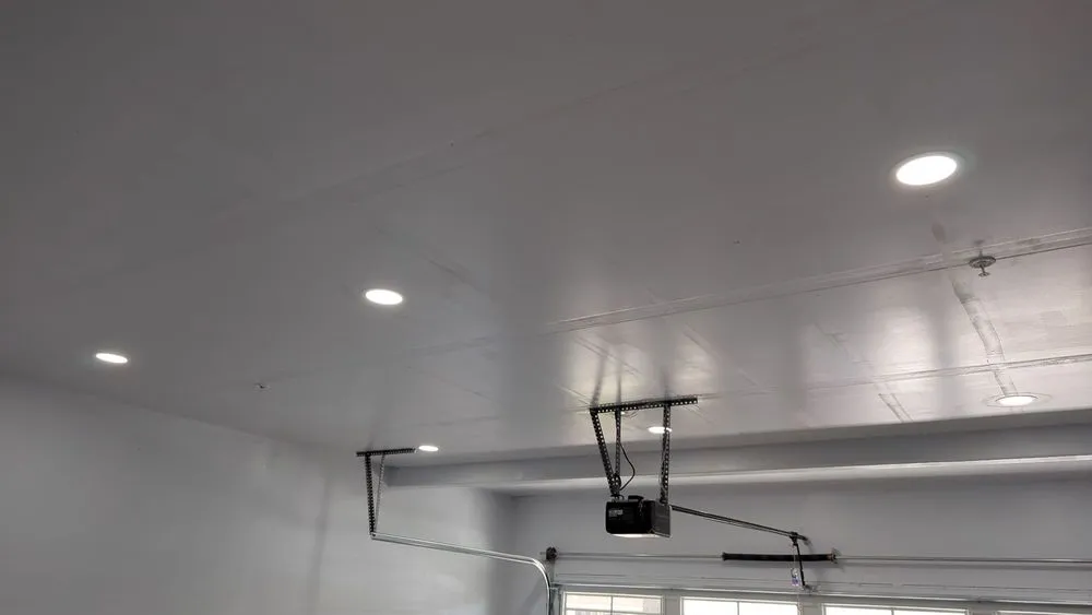 Reliable electrician providing circuit breaker repair in , 