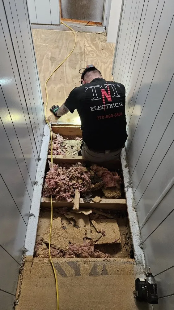 Licensed emergency electrical service in Marble Hill, GA by TNT Electrical