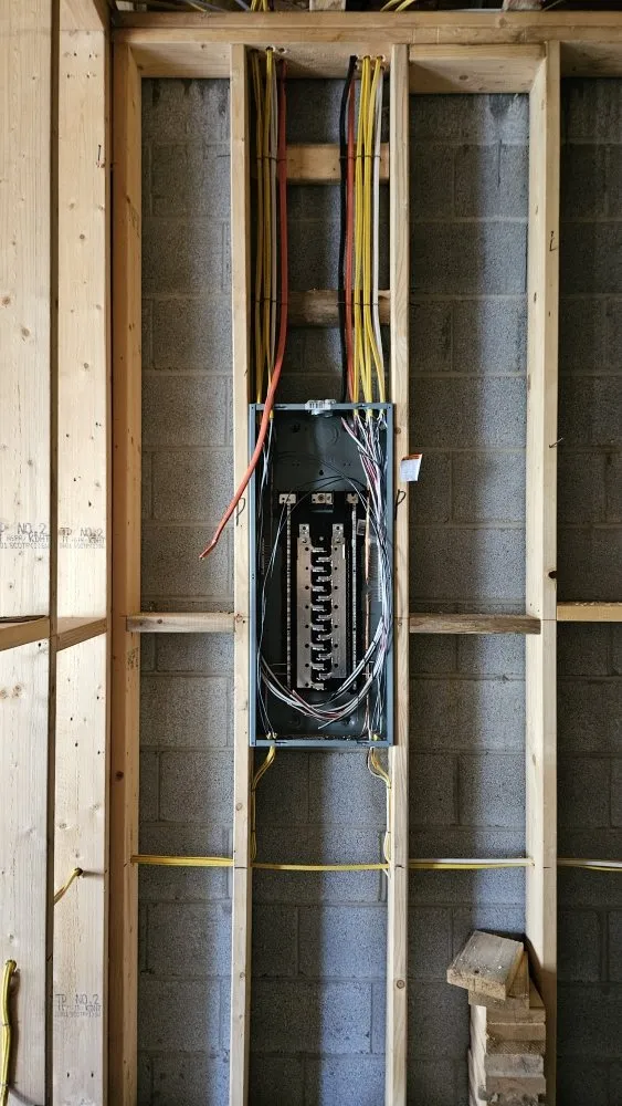 Affordable electrician providing panel upgrade in Marble Hill, GA - TNT Electrical