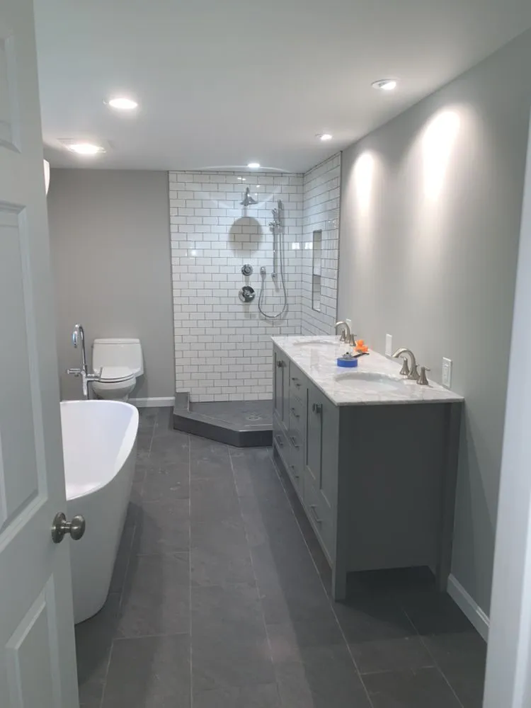 Emergency electrician providing wiring installation in ,