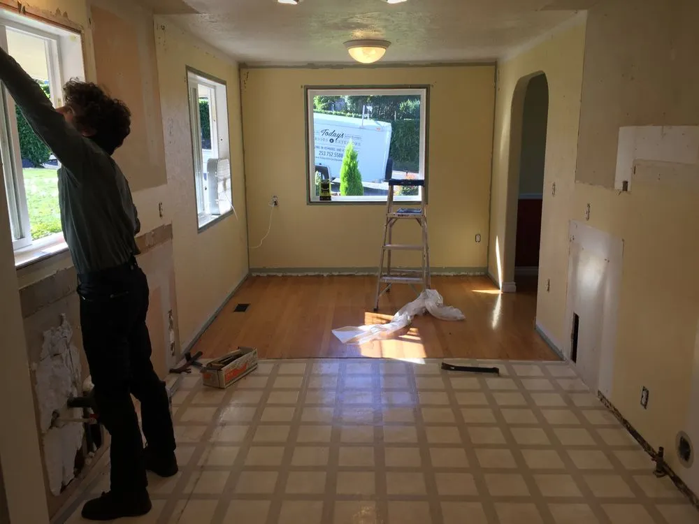 Professional electrician providing circuit breaker repair in , 