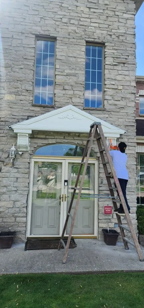 Slide of Toj Sokhtmon