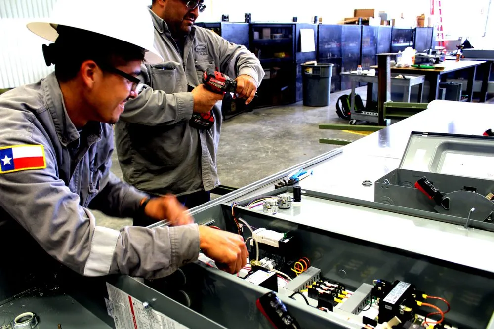 Slide of Tom-E-Lee Industries