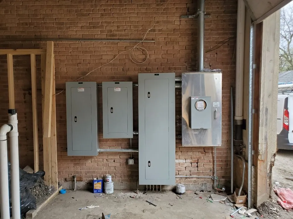 Slide of TOM Electric Services