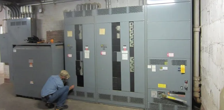 Slide of Tom Jackson Electric