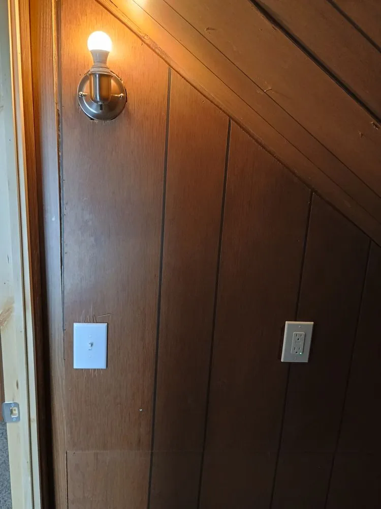 Slide of Toms Electric