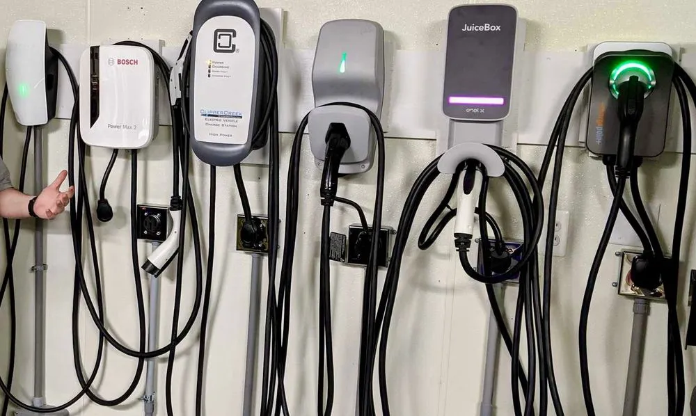 Slide of Tomtech Electric