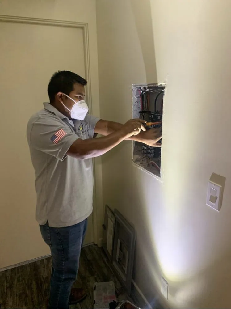 Slide of Tomtech Electric