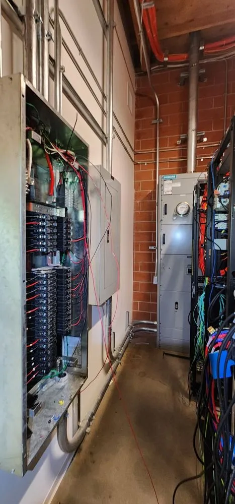 Slide of TomTech Electric