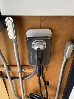 TomTech Electric Logo