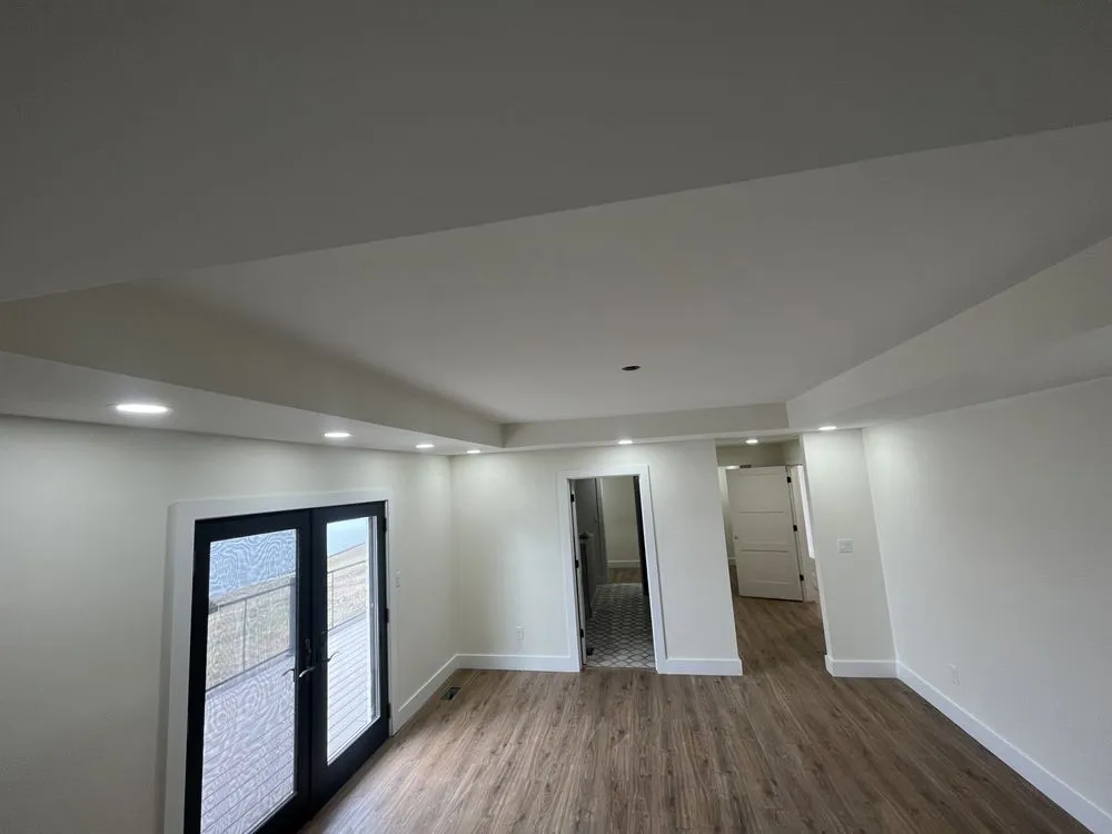 Slide of Top Gun Electric