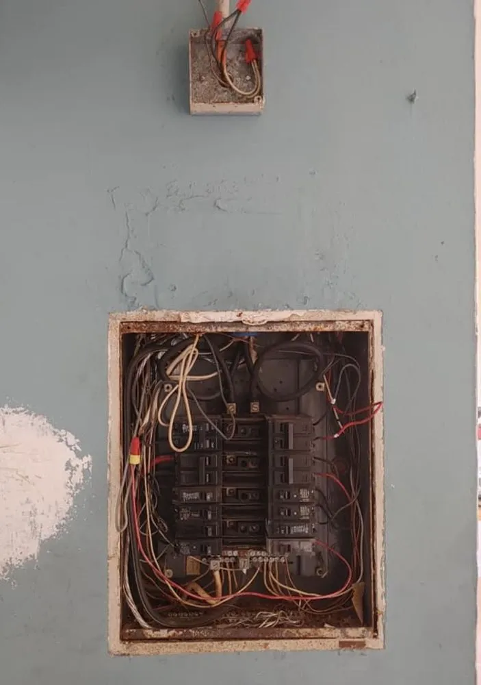 Slide of Top Knotch Electric