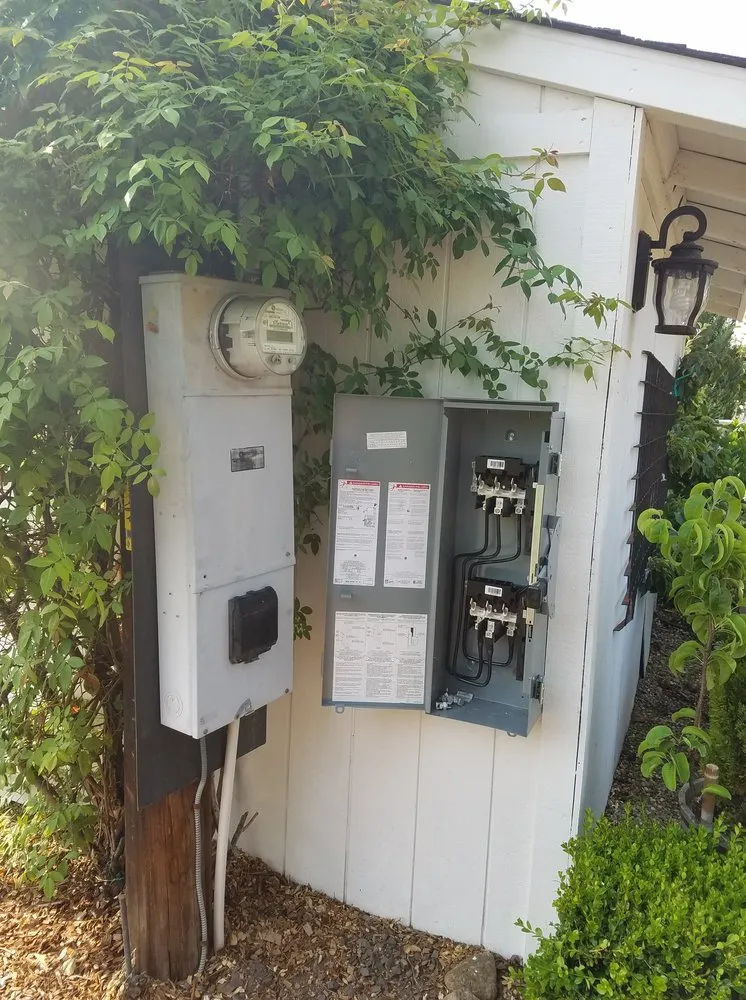 Slide of Top Notch Electric