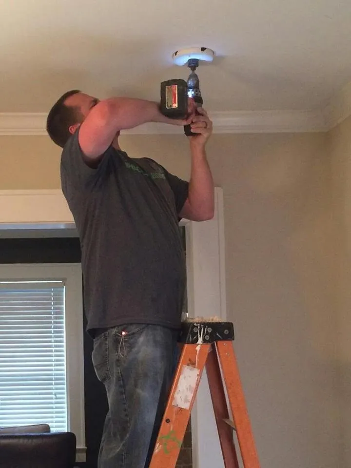 Slide of Top Notch Electrician