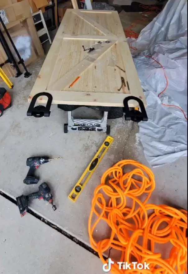 Slide of TOPLevel Handyman