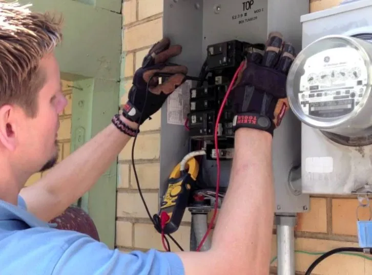 Slide of TopNotch Electricians Today