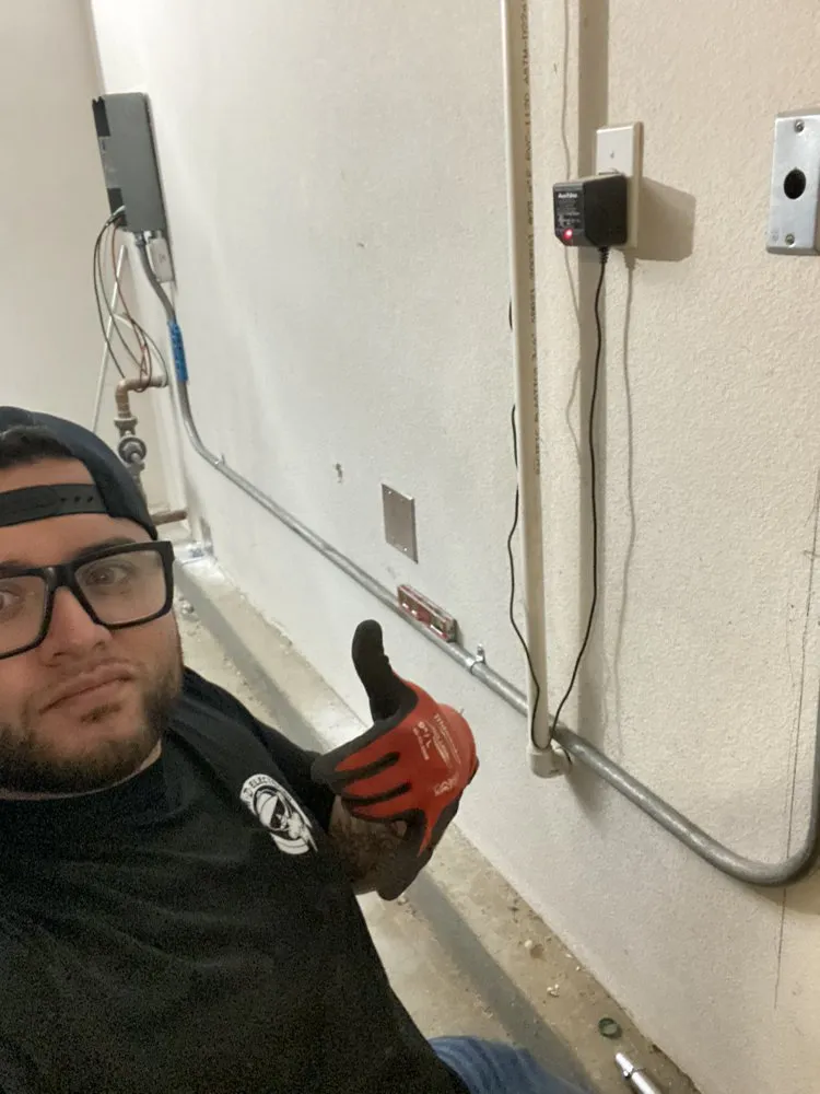 Slide of Tormenta Electric