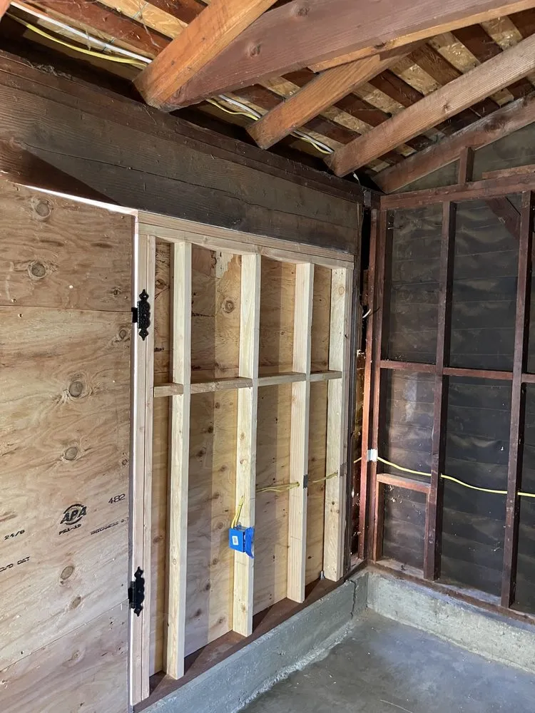 Slide of Tovo electrical services