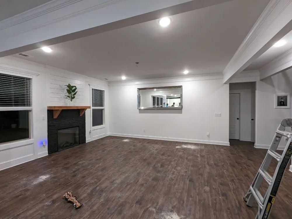 Slide of TR & JP Handy Electricians