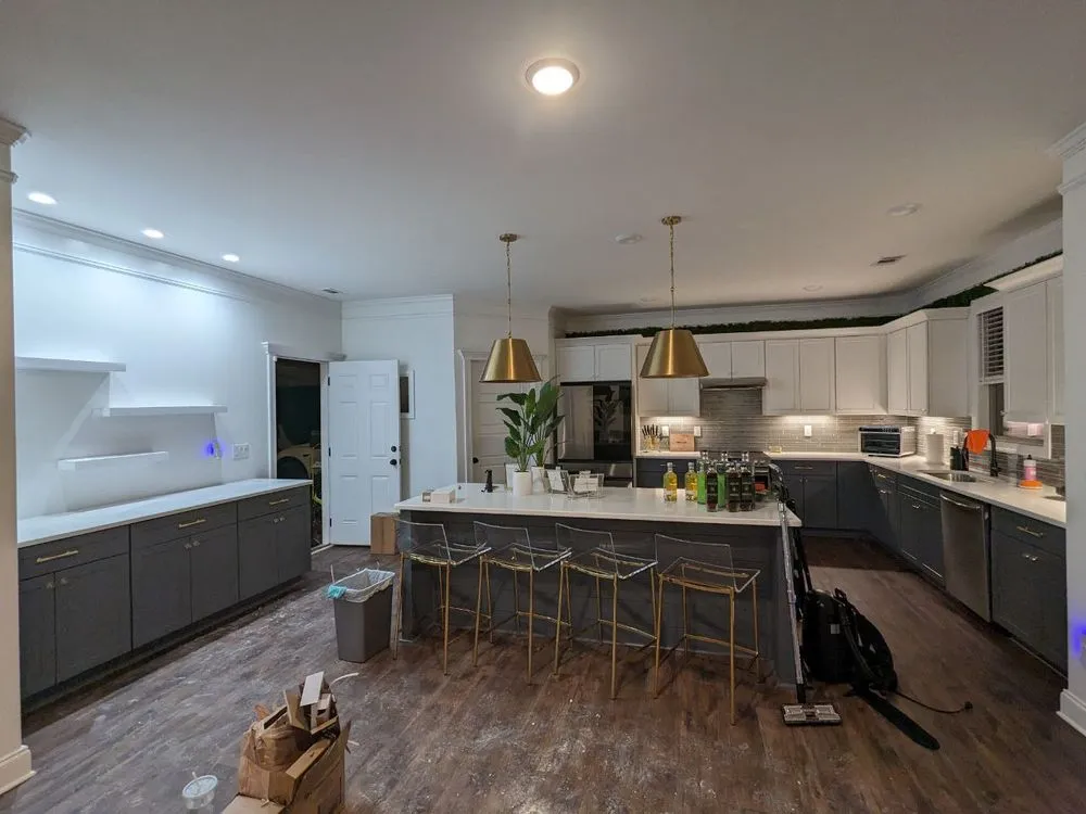 Slide of TR & JP Handy Electricians