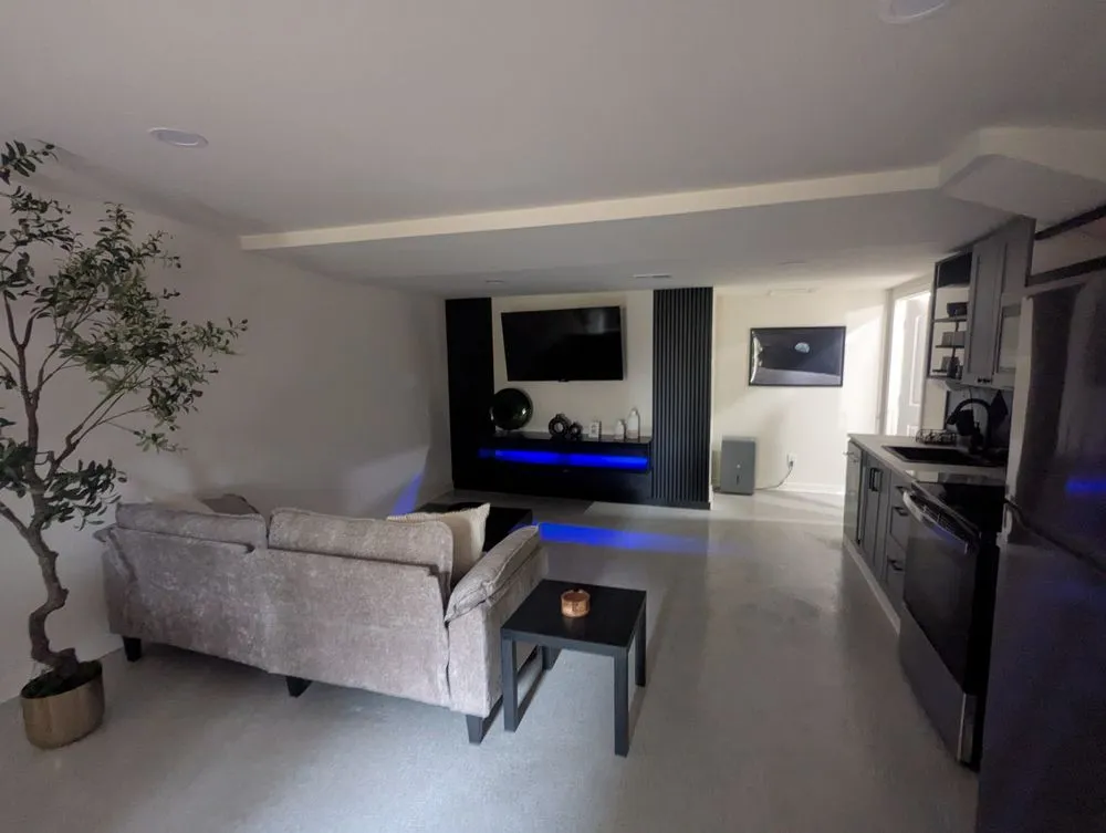 Trusted electrician providing circuit breaker repair in , 