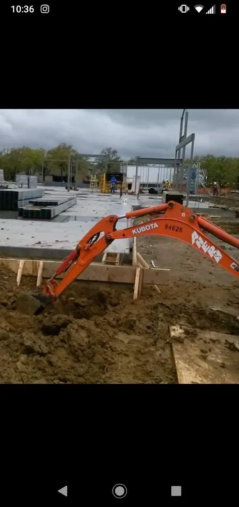 Trusted electrician providing circuit breaker repair in , 