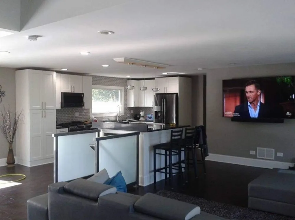 Slide of TraCom Electric & Contracting