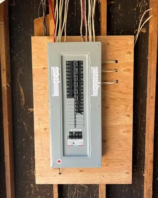 Transcend Master Electrician Logo