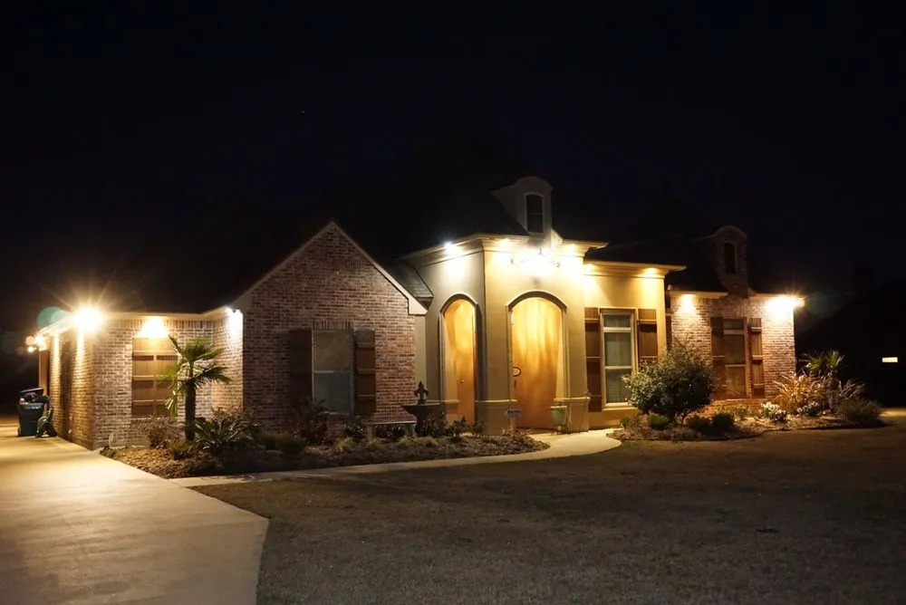 Slide of Travis' Electrical Services