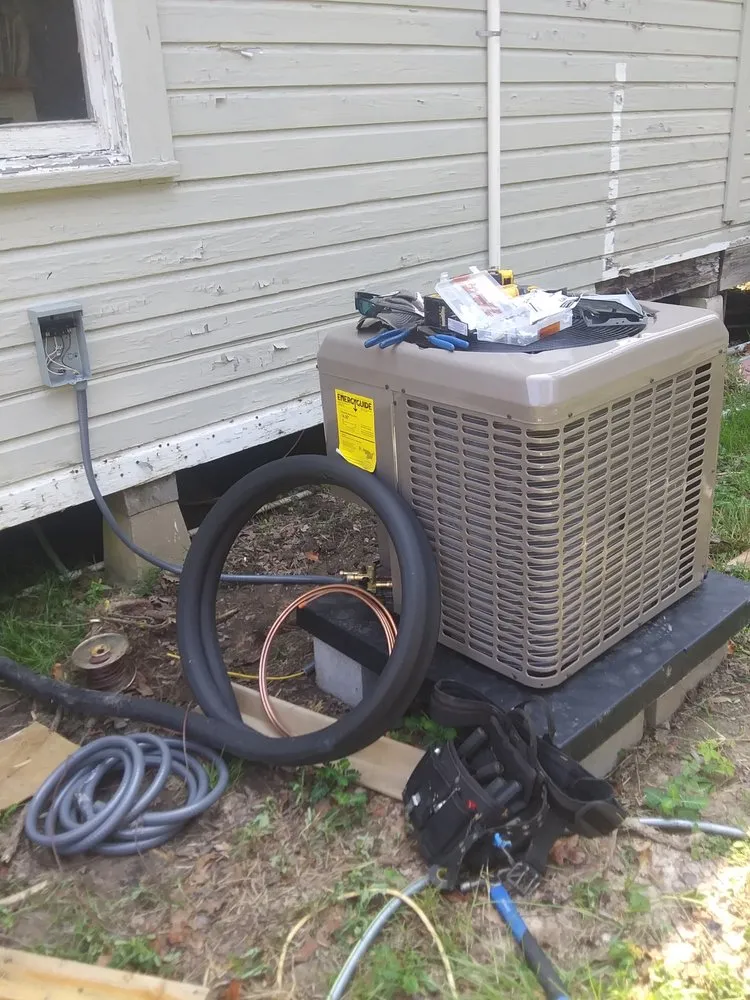 Professional electrician providing electrical repair in Dubach, LA - Traweek Electric