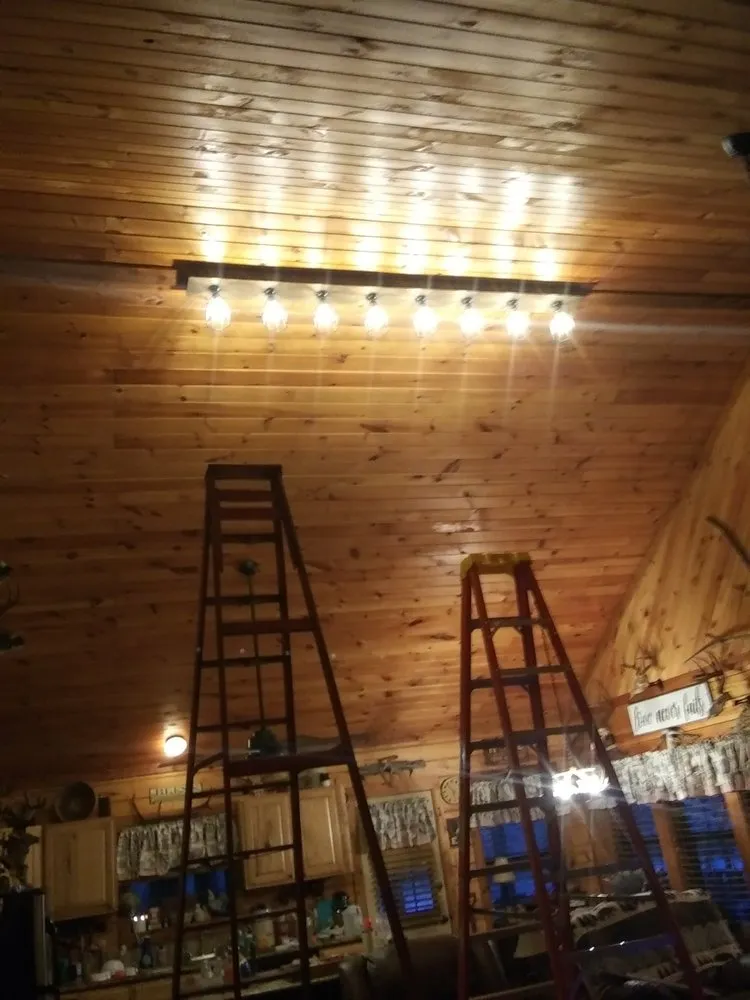 Trusted circuit breaker repair service in Dubach, LA - Traweek Electric