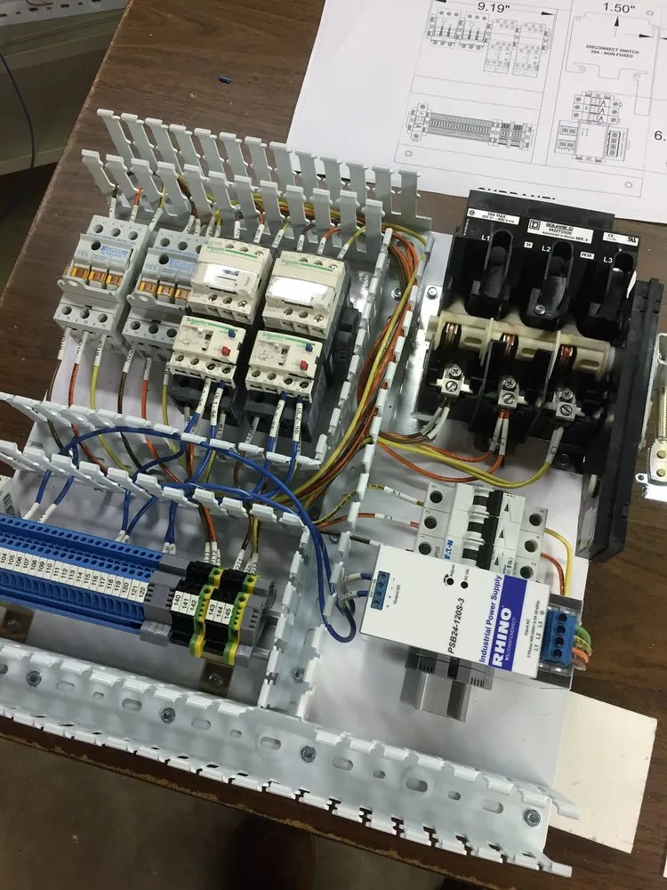 Slide of TRE Lighting & Electrical