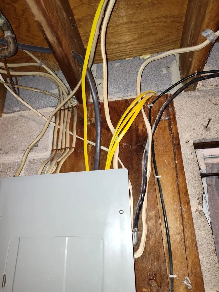 Emergency electrician providing emergency electrical service in Great Mills, MD - Tri-City Electrical Services