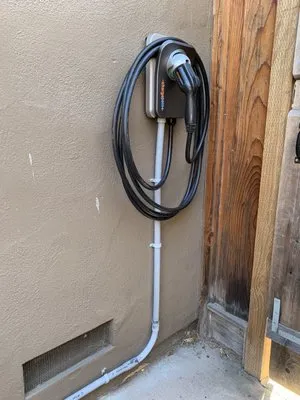 Tri-Phase Electric Logo