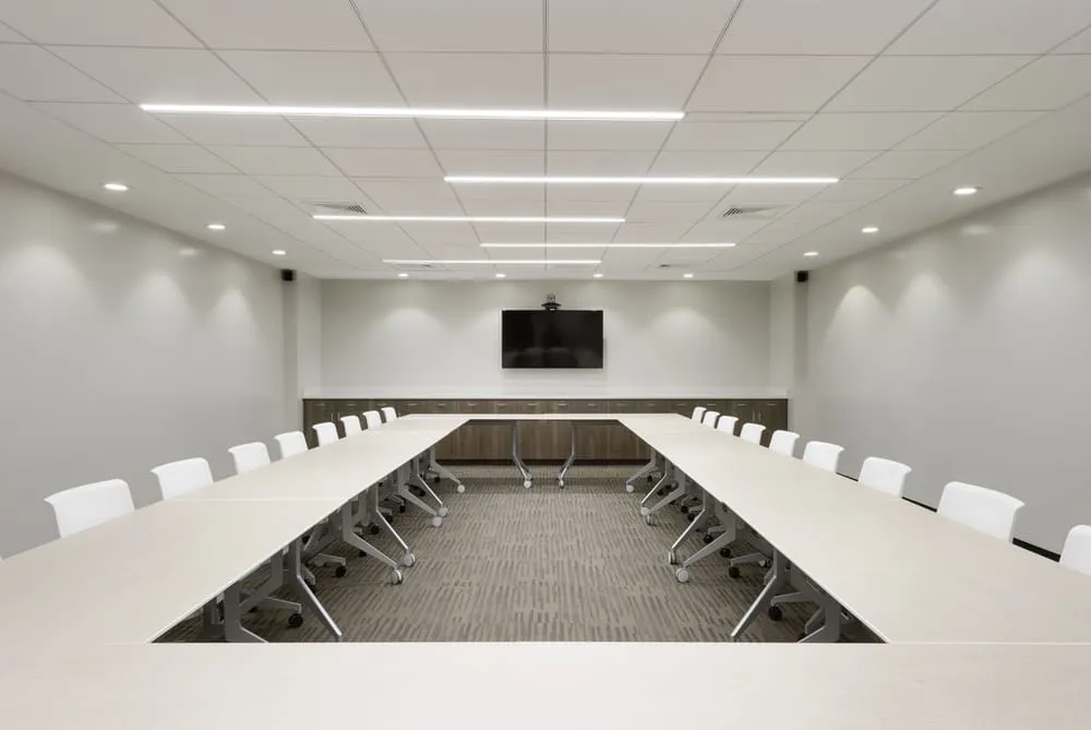 Emergency electrician providing outlet and switch repair in , 