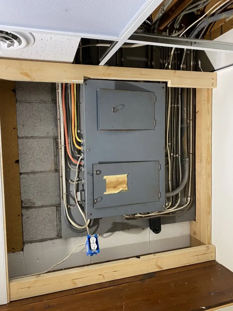 Slide of Tri-Star Electrical Solutions