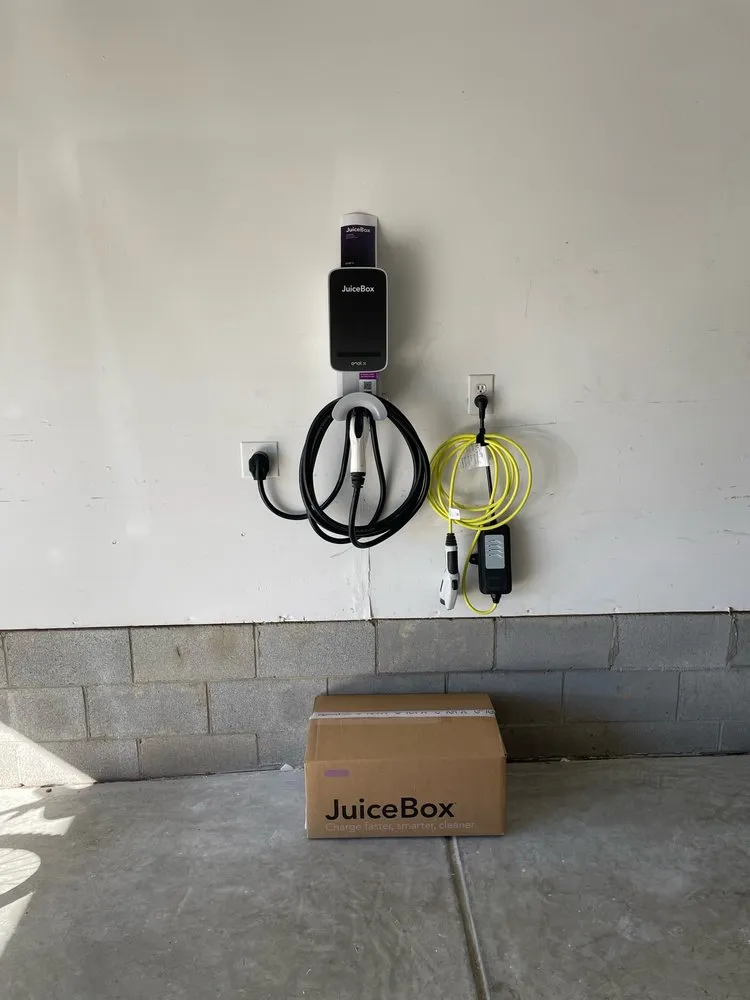 Certified electrical service for homes in lighting installation, by