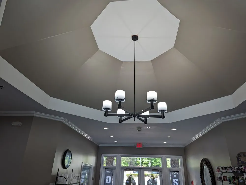 Emergency electrician providing circuit breaker repair in ,