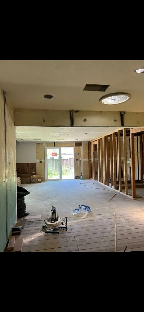 Slide of Trinh Electric