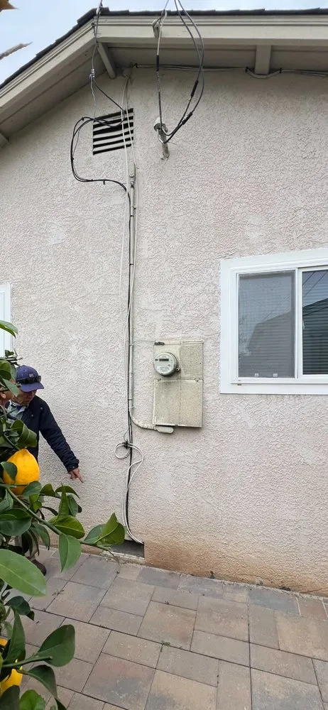 Slide of Trinh Electric