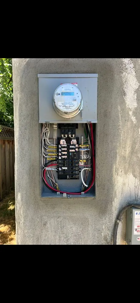 Slide of Trinh Electric