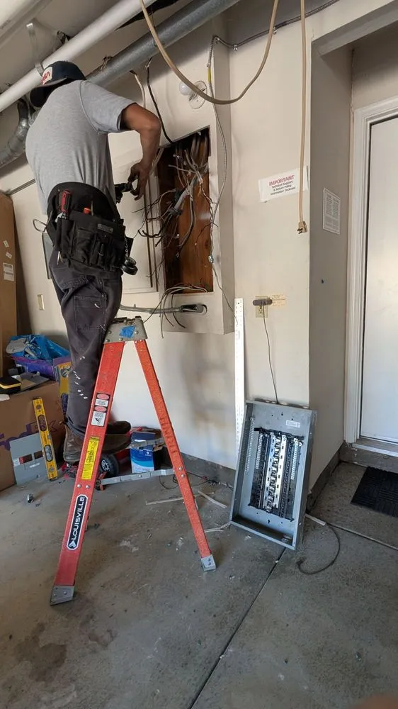 Slide of Trinh Electric