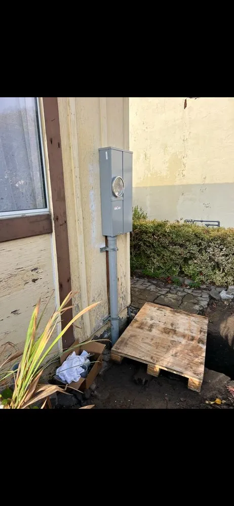 Slide of Trinh Electric