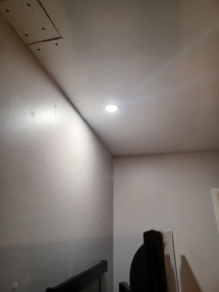 Reliable electrician providing wiring installation in , 