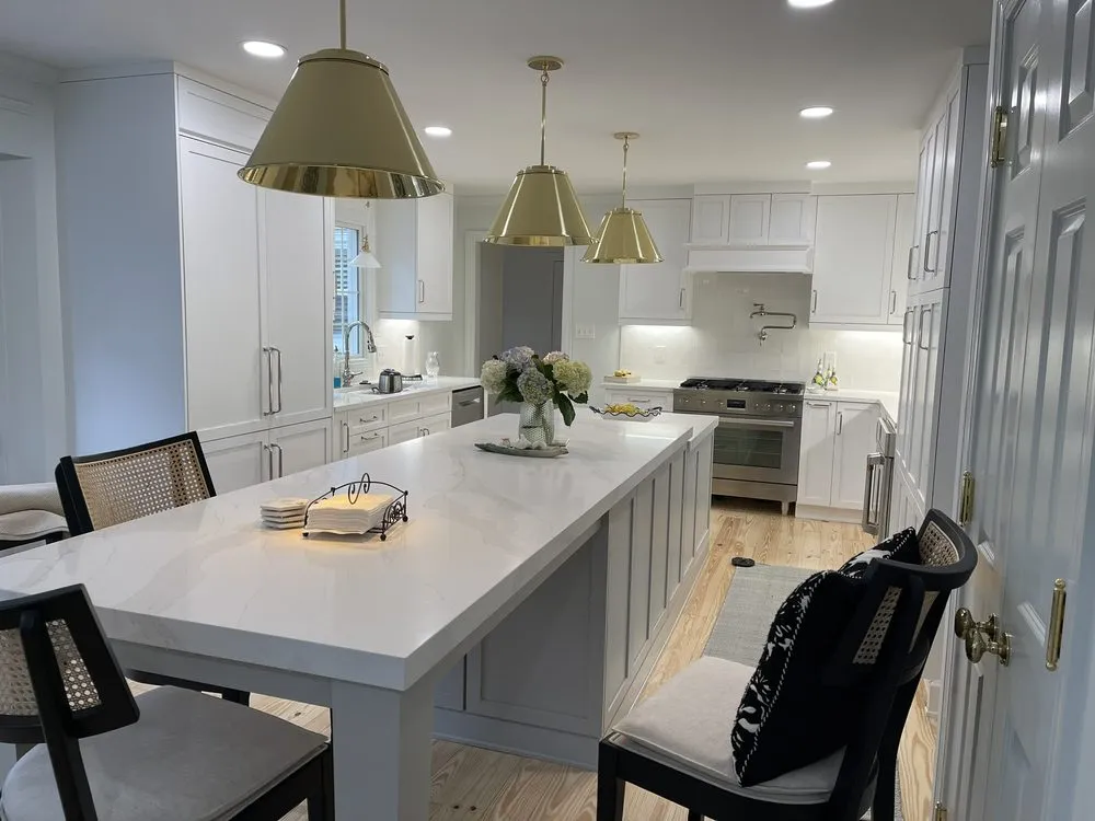 Emergency electrician providing wiring installation in , 