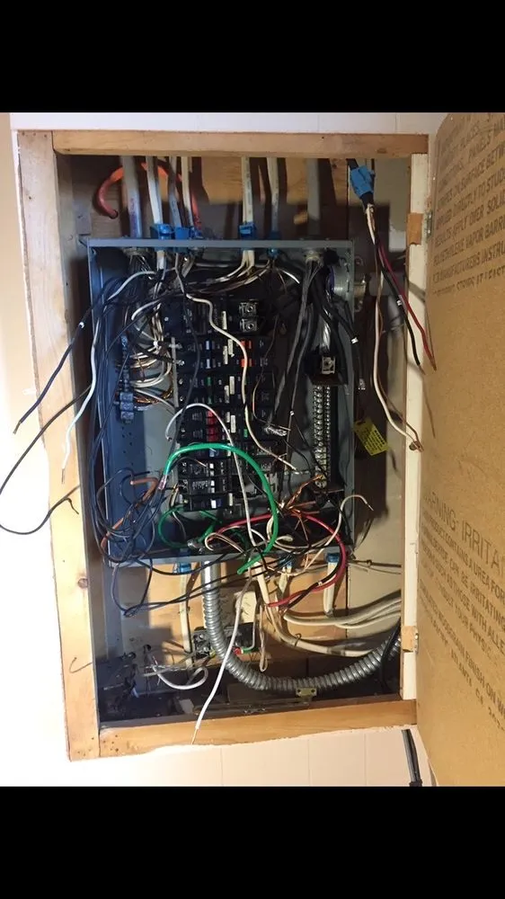 Reliable electrician providing circuit breaker repair in , 