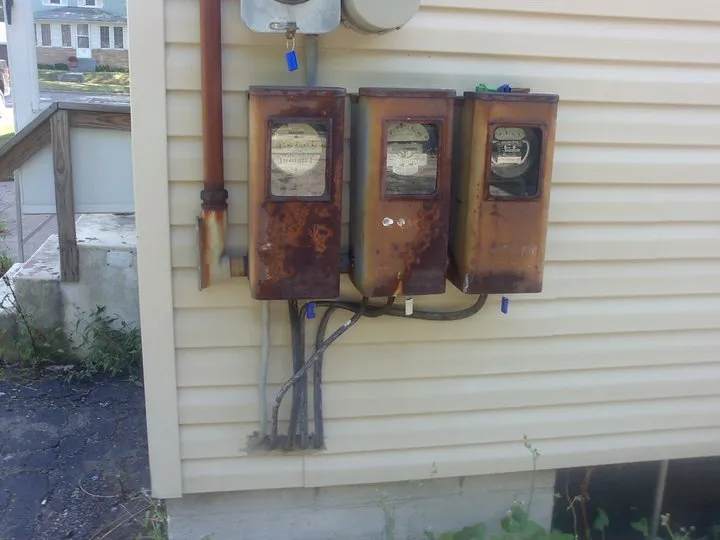 Certified outlet and switch repair experts serving Waterford, MI - Triple H Electric