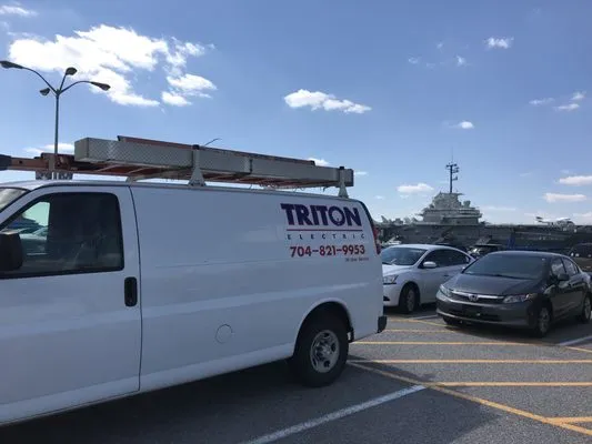 Triton Electric Logo